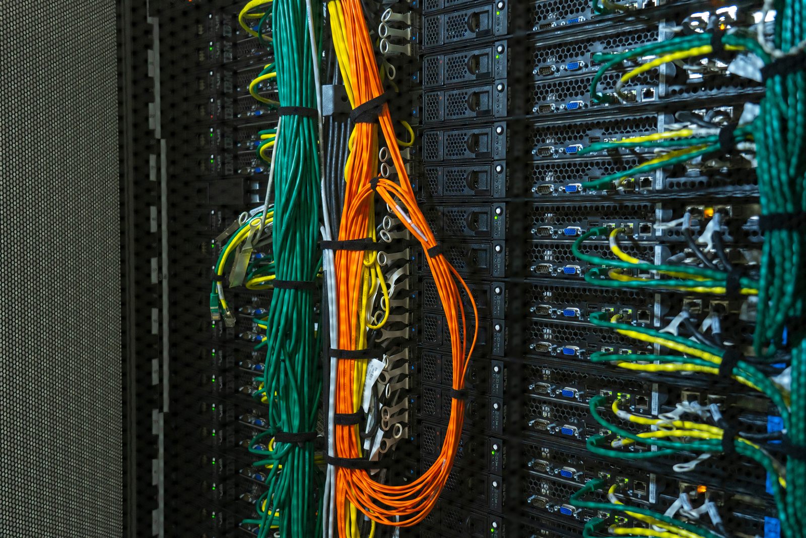 Structured cabling and patch panels in a network rack